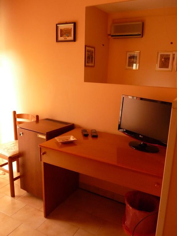 Agathae Hotel & Residence Сколити Екстериор снимка